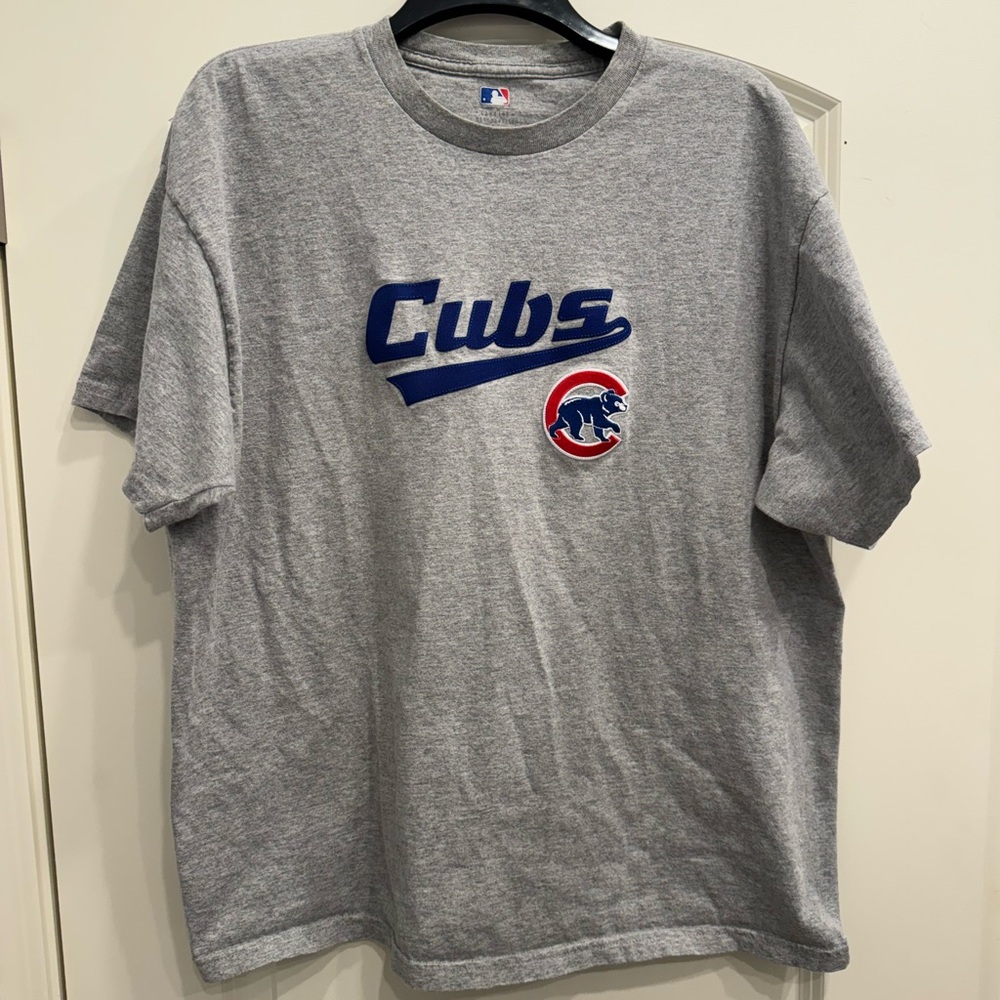 Men’s XL- Vintage Chicago Cubs Embroidered General Merchandise T-Shirt